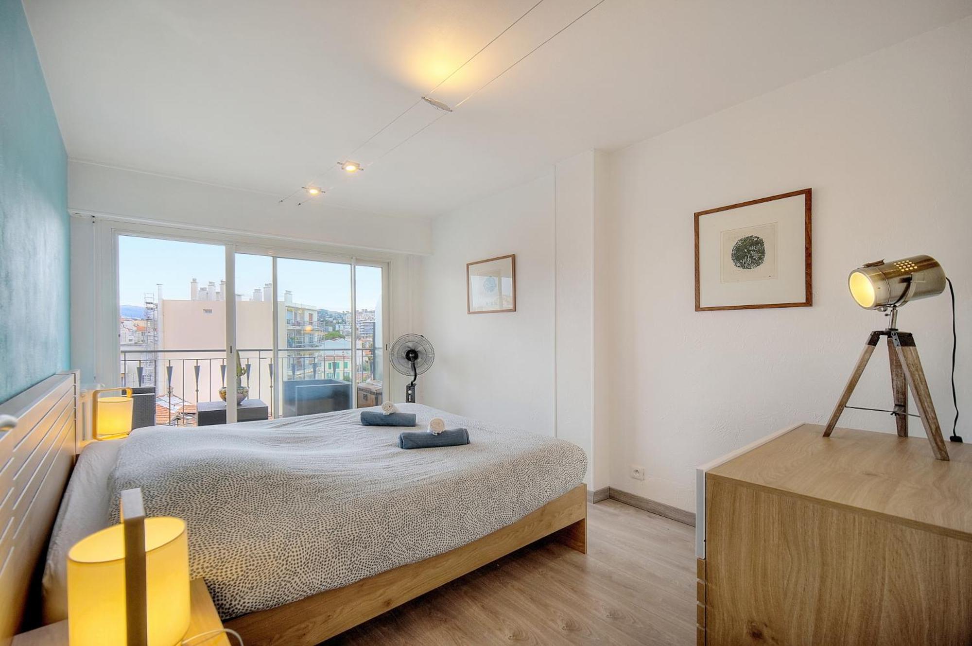 Appartement Mary - Terrasse - Moderne - Vca Cannes
